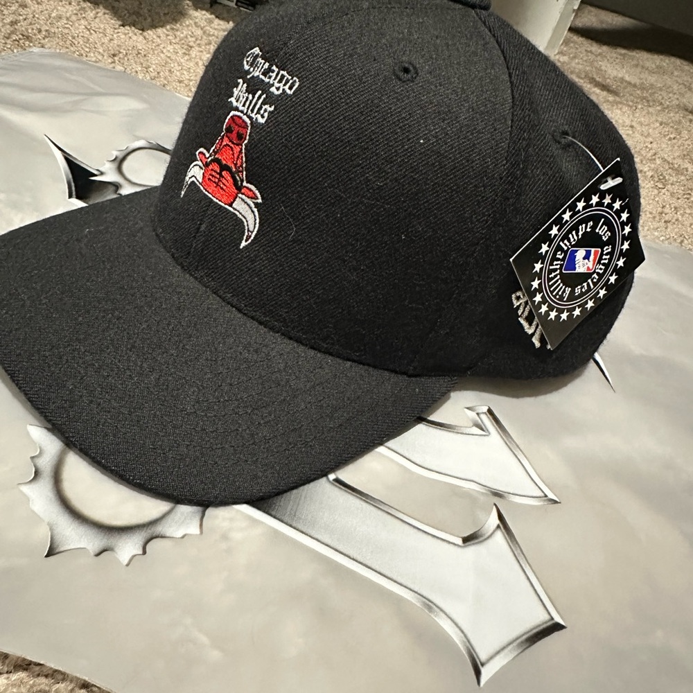 Classic Black Baseball Cap with Curved Brim and Embroidery